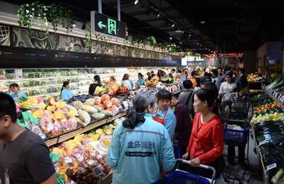 盒馬鮮生廣州首店開業(yè) 大清早排隊(duì)盛況，折射廣州市民對(duì)新零售與優(yōu)質(zhì)農(nóng)產(chǎn)品的熱情